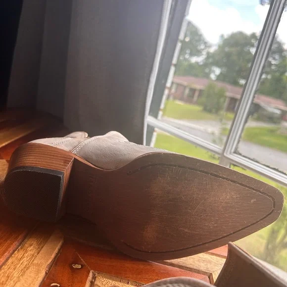 Myra Bag White Ankle Boots - Picture 7 of 10